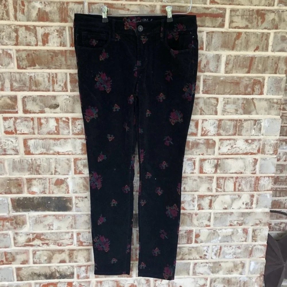 Bullhead Black Velvet Floral Skinniest Jeans Pants
